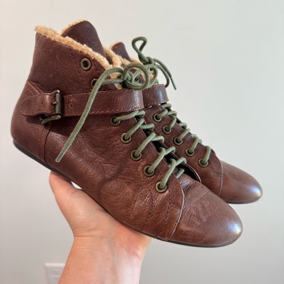 GB Gianni Bini Brown Leather Ankle Buckle Lace Up Booties Faux Shearling Lined - Picture 1 of 6